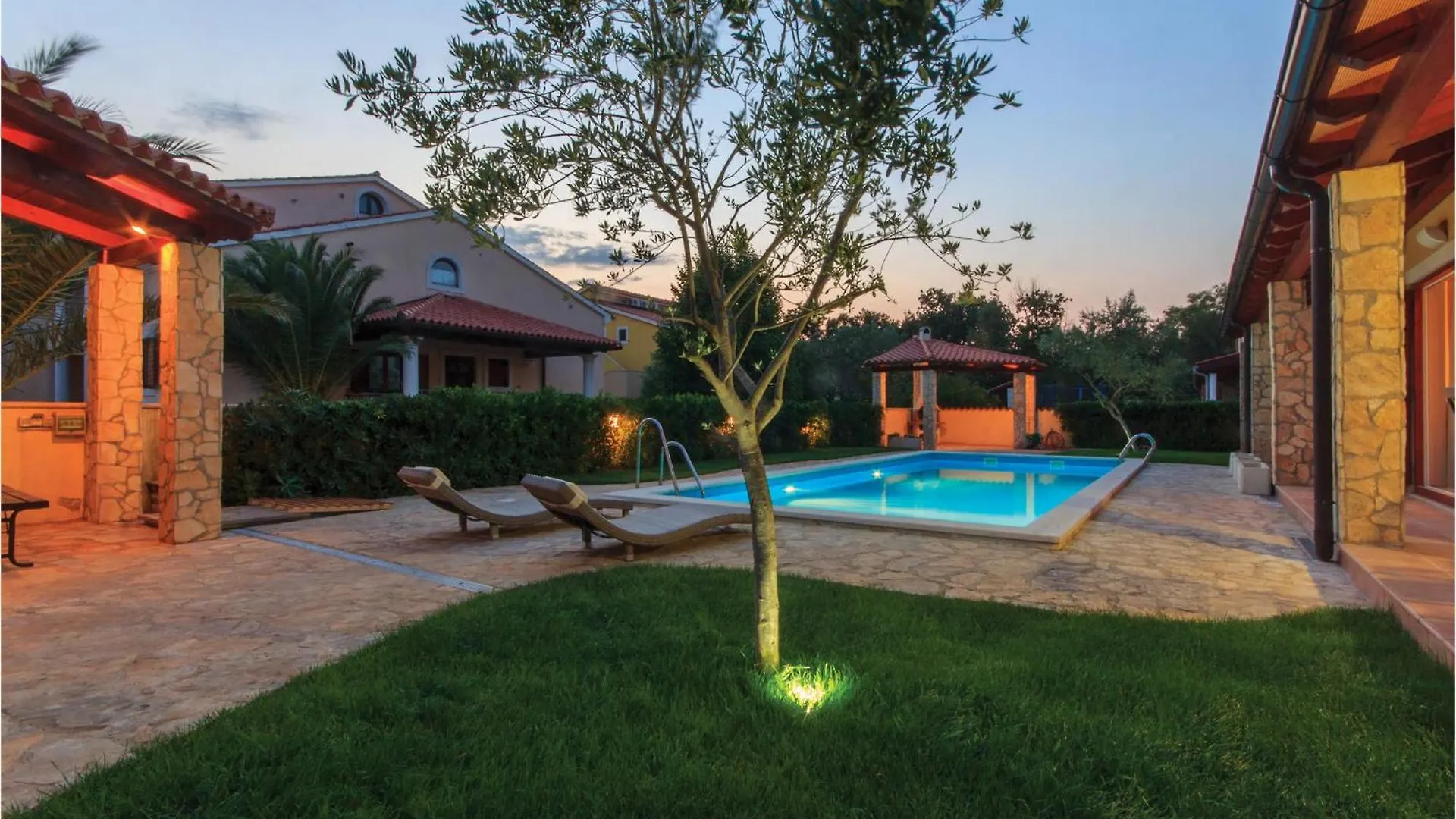 Lovely Apartment In Banjole With Wifi